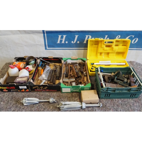 528 - Galvanised boat anchors and assorted hand tools to include spanners, grease guns, etc.