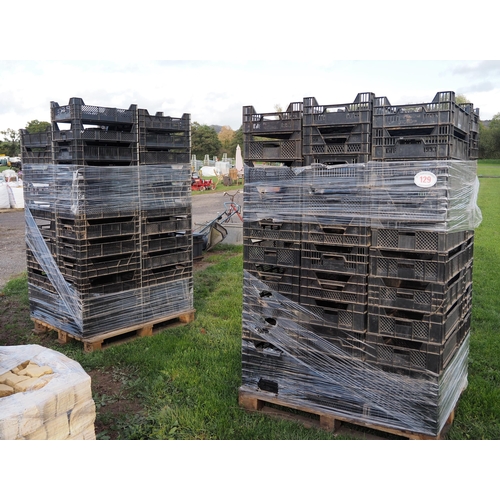 129 - Pallets of black stacking trays - 2