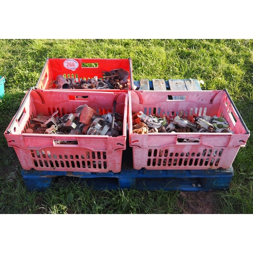 266 - Crates of scaffold clips - 3