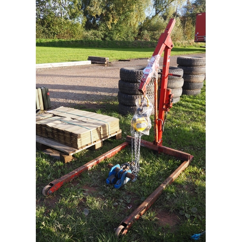 302 - Engine lift, pulley hoist, etc.