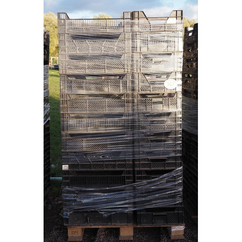 367 - Pallet of stacking trays