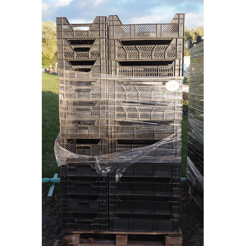 368 - Pallet of stacking trays