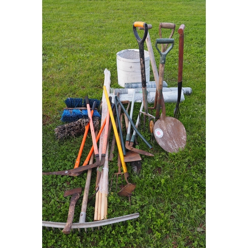 86 - Hand tools and fencing