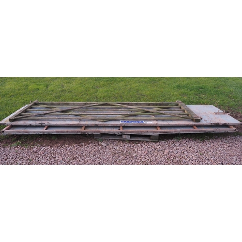 1047 - Sheeted gates 14ft - 2 + wooden gate