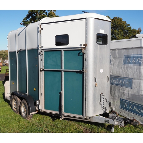 1532 - Ifor Williams HB510R twin axle horse trailer, 2001.