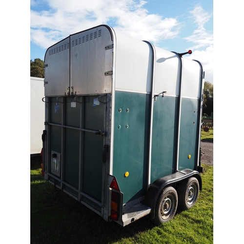 1532 - Ifor Williams HB510R twin axle horse trailer, 2001.