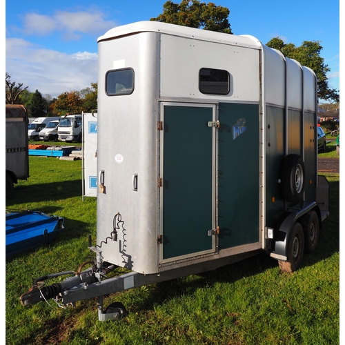 1532 - Ifor Williams HB510R twin axle horse trailer, 2001.