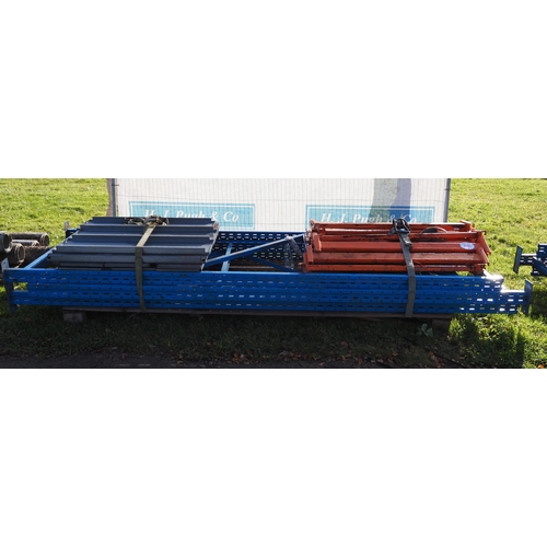 1585 - Pallet of racking