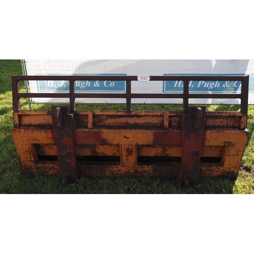 1592 - Muck fork 6ft