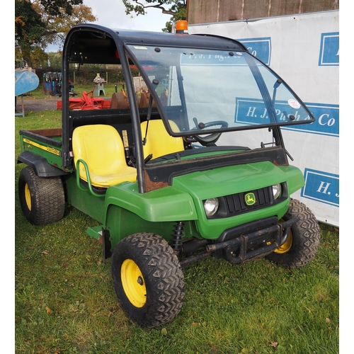 1622 - John Deere TE gator. Key in office