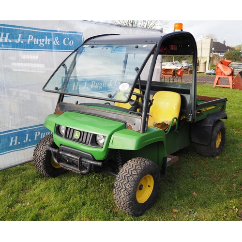 1622 - John Deere TE gator. Key in office