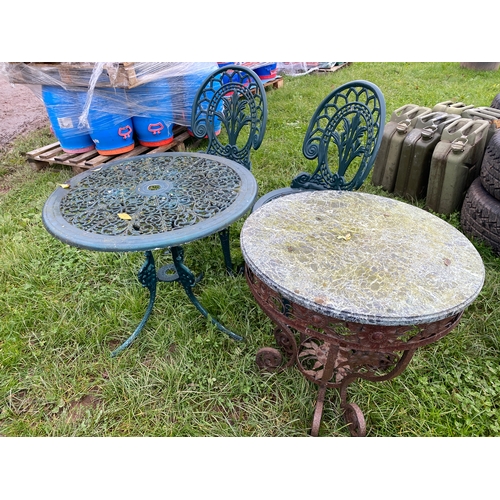 414 - Pair of garden chairs and garden table - 2