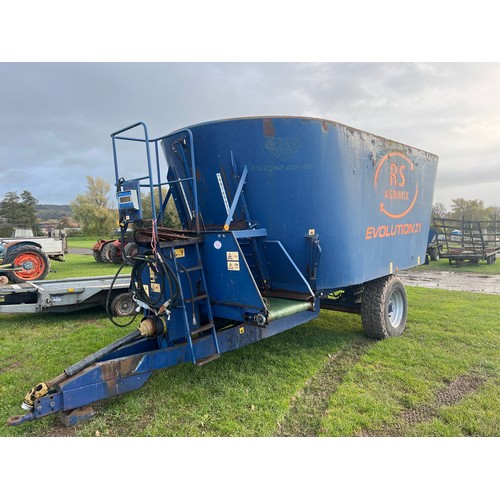 1423 - RS Agri twin auger mixer wagon. Working order.