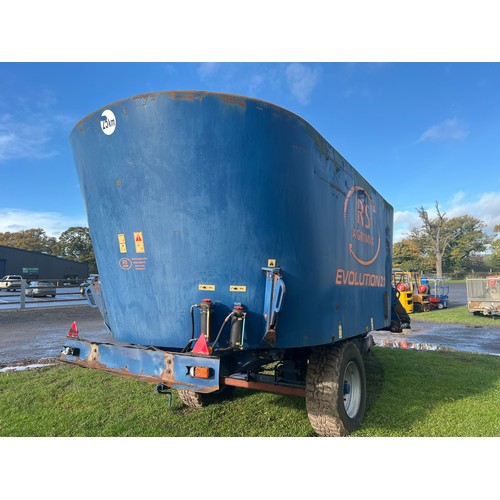 1423 - RS Agri twin auger mixer wagon. Working order.