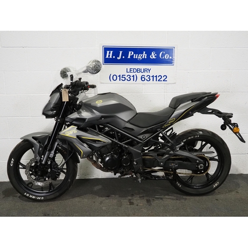 1032 - Benelli BN125 motorcycle. 2022
Engine runs but engine management light is on. Showing 213 miles. Hpi... 