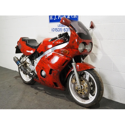 1035 - Yamaha FZR400 motorcycle project. 1990. 399cc.
Non runner, last ridden in August 2023. Imported.
Reg... 
