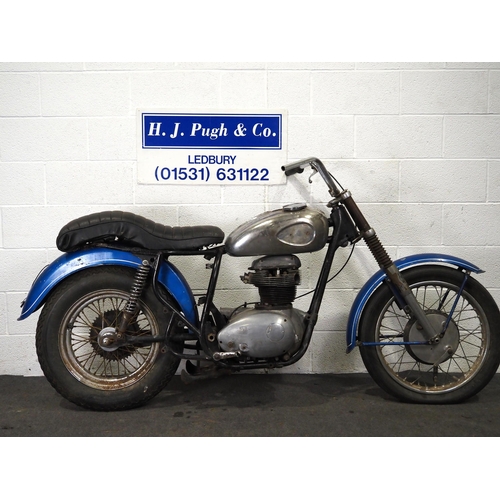 1041 - BSA A65 unfinished project. 640cc
Frame no. A65T8556
Engine no. A65T8556
Good project. Matching numb... 