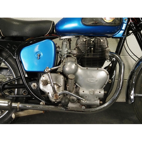 1044 - Royal Enfield Super Meteor motorcycle.
Engine turns over. MOT until 26/2/24.
Reg. 212 XVY. V5