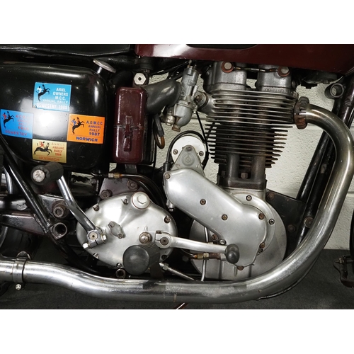 1045 - Ariel VH motorcycle.
Good original condition. Engine turns over.
Reg. 983 XVT. V5