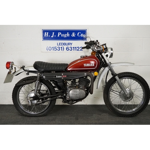 1048 - Yamaha DT125 A Enduro motorcycle.
Engine turns over. Electric start model.
Reg. FWX 686L. V5. Key