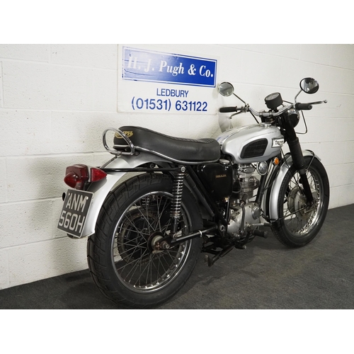 1049 - Triumph TR25W motorcycle.
Engine turns over. Good original condition.
Reg. ANM 560H. V5. Key