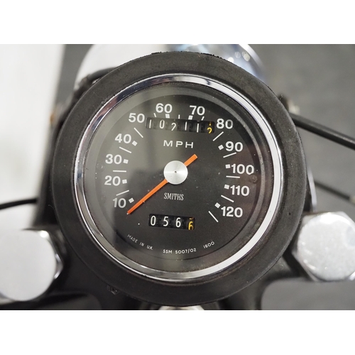 1049 - Triumph TR25W motorcycle.
Engine turns over. Good original condition.
Reg. ANM 560H. V5. Key