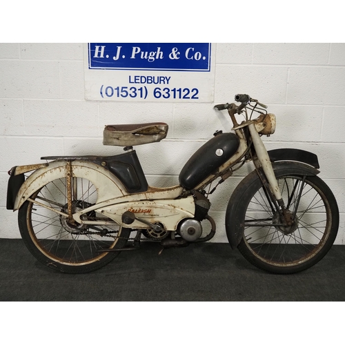 1051 - Raleigh Runabout autocycle.
Engine turns over.
Reg. 890 XVY. V5