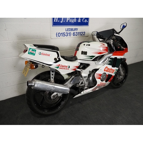 844 - Honda CBR 400RRL NC29 Gullarm motorcycle. 1991. 400cc.
Runs and rides. Recently recommissioned with ... 