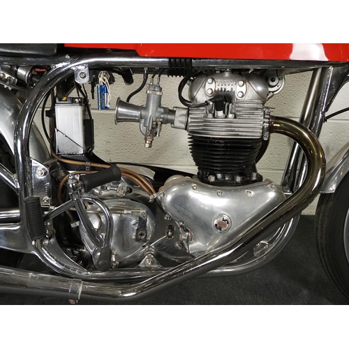 862 - Norton Dominator cafe racer.
Engine turns over. MOT until 20/7/24.  Has had £10,000 spent on it.
Reg... 