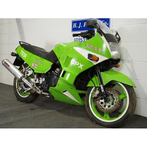 1059 - Kawasaki GPX 750R motorcycle project. 1989. 748cc. 
Has been dry stored for 5 years. 
Reg. F87 PTR. ... 