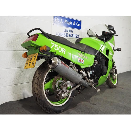 1059 - Kawasaki GPX 750R motorcycle project. 1989. 748cc. 
Has been dry stored for 5 years. 
Reg. F87 PTR. ... 