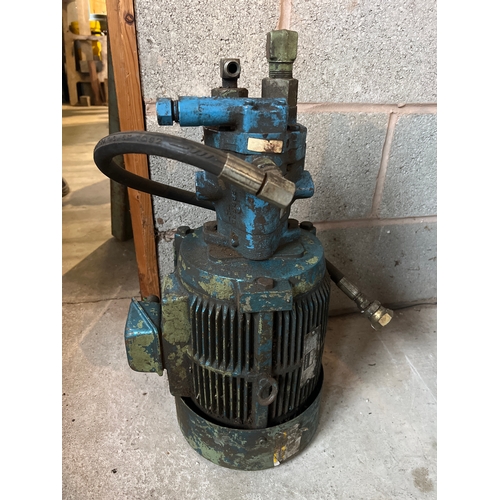 209 - Hydraulic pump