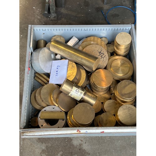 124 - Large quantity of brass billets approx 168kg