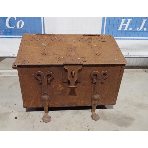 464 - Metal coal box