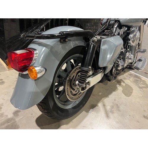 869 - Harley Davidson Road King motorcycle. 
For spares or repair, 90% complete. Cat B.
No docs.