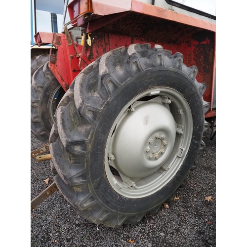 506 - Massey Ferguson 550 tractor. C/w front loader. Reg. SAT 88R. V5 and key in office