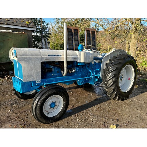 532 - County Super Six 2WD tractor, 1964. Restored and runs. Key in office
