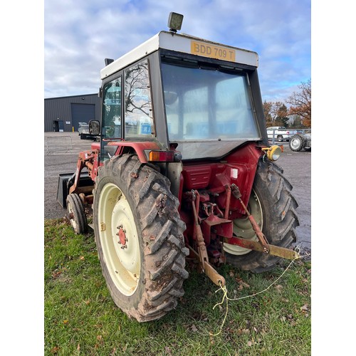 549 - International 684 tractor, 1978. C/w front end Quicke 2030 loader and bucket. Runs and drives. Showi... 