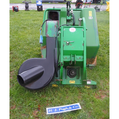 1465 - John Deere hydraulic grass collector, in working order, used last month. Selling due to business clo... 