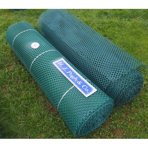 1085 - Rolls of plastic mesh fencing - 2