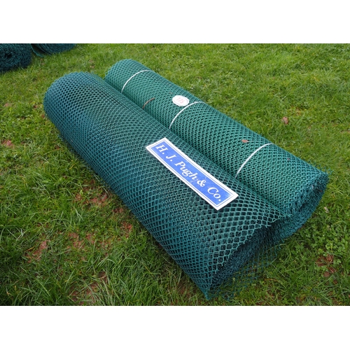 175 - Rolls of plastic mesh fencing - 2