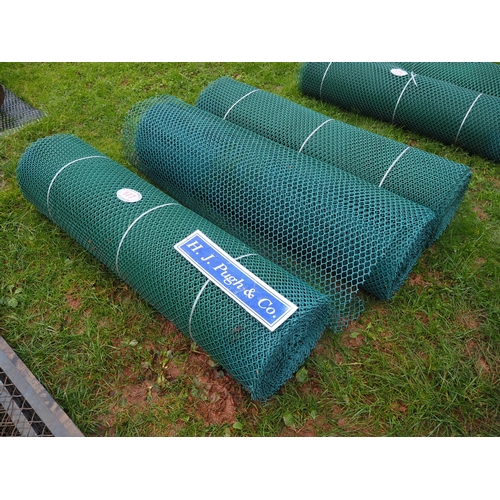 177 - Rolls of plastic mesh fencing - 3