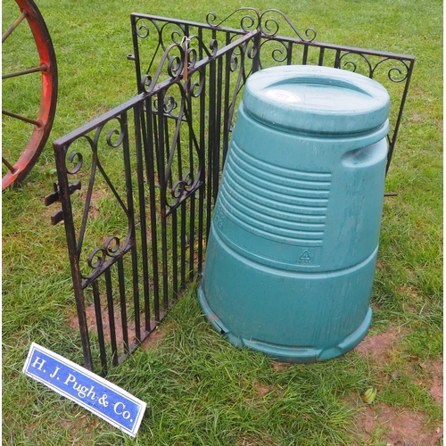 181 - Pair of 4ft metal gates and composter