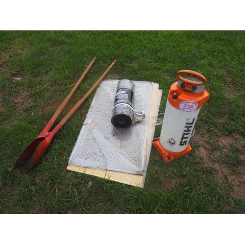 238 - Stihl pump, damp proof and post hole digger