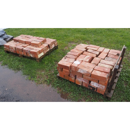 372 - Pallets of used bricks - 2