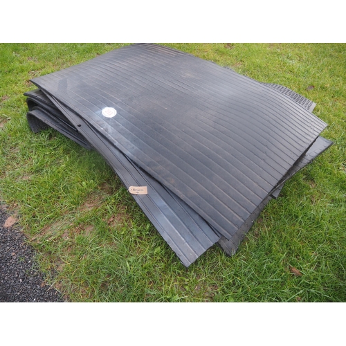 393 - Rubber stable matting