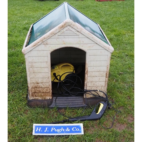 55 - Dog kennel and pressure washer