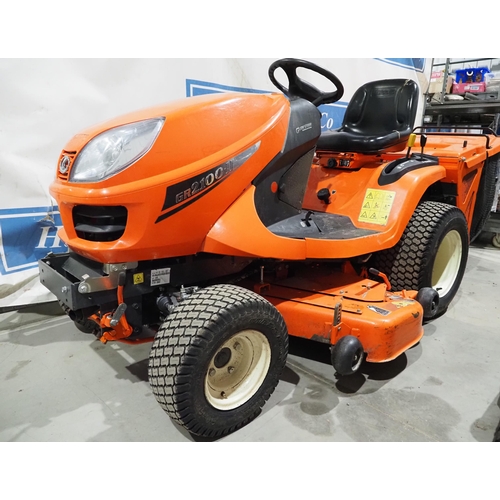 1468 - Kubota GR2100 diesel ride on garden tractor