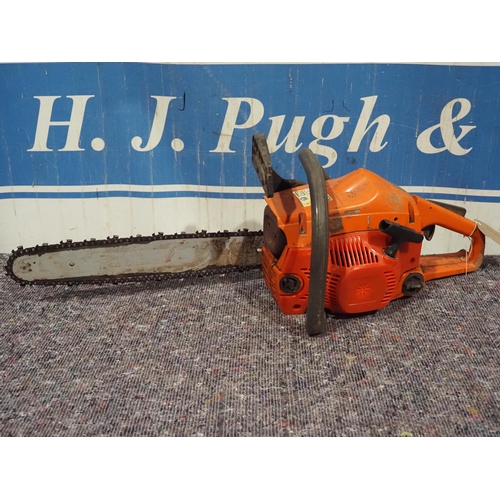 456 - Husqvarna 137 petrol chainsaw