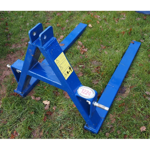 1224 - Compact rear mounted pallet tines